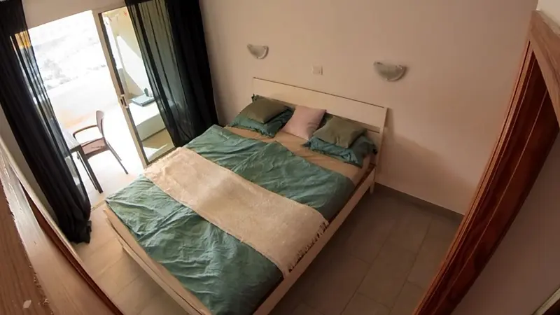 Bedroom with double bed